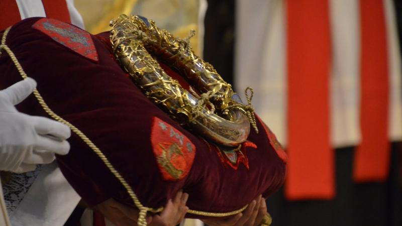 La Sainte Couronne d'Épines de Notre-Dame de Paris, relique vénérée